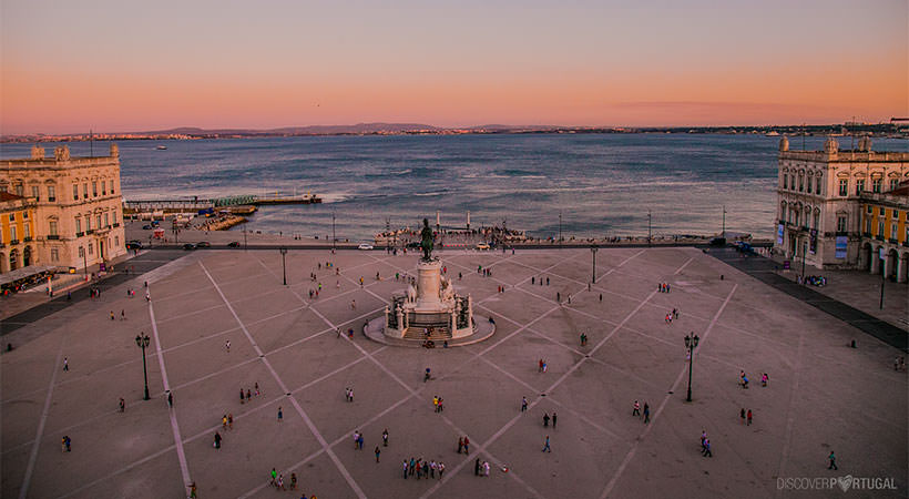 вид c арки на Дворцовую площадь